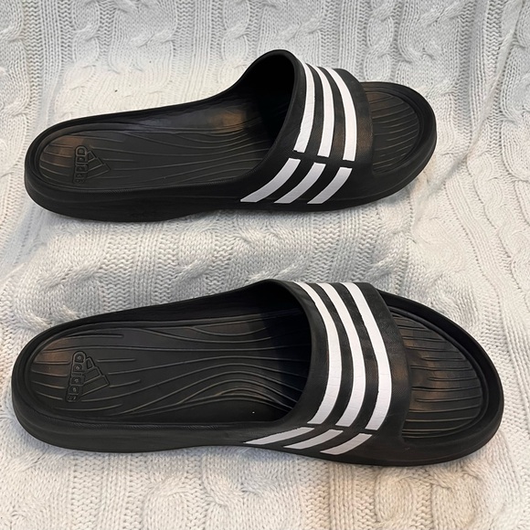 Unisex adidas slides - Picture 4 of 8